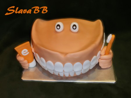 Torta "Zubná protéza - Dentures cake "  cesto: čokoládové a vanilkové plnka: parížsky krém z hnedej a bielej čokolády váha: 2,5 kg